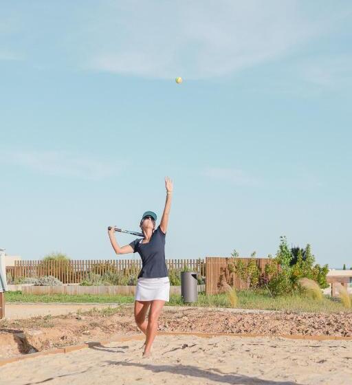 استراحتگاه White Shell Beach Villas