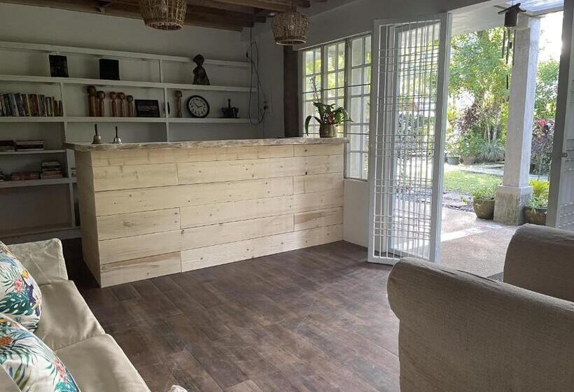 Bed and Breakfast Mayas Nest