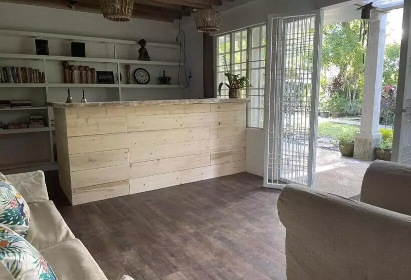 ベッドアンドブレックファースト Mayas Nest