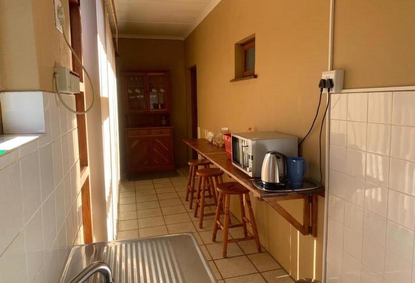 Bed and Breakfast Meerkatjie