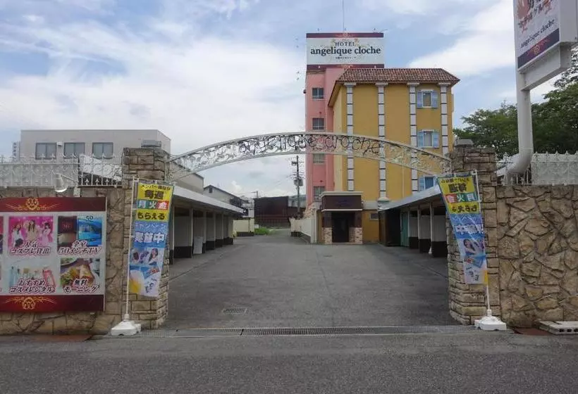 アンジェリーククロッシュ 男塾ホテルグループ