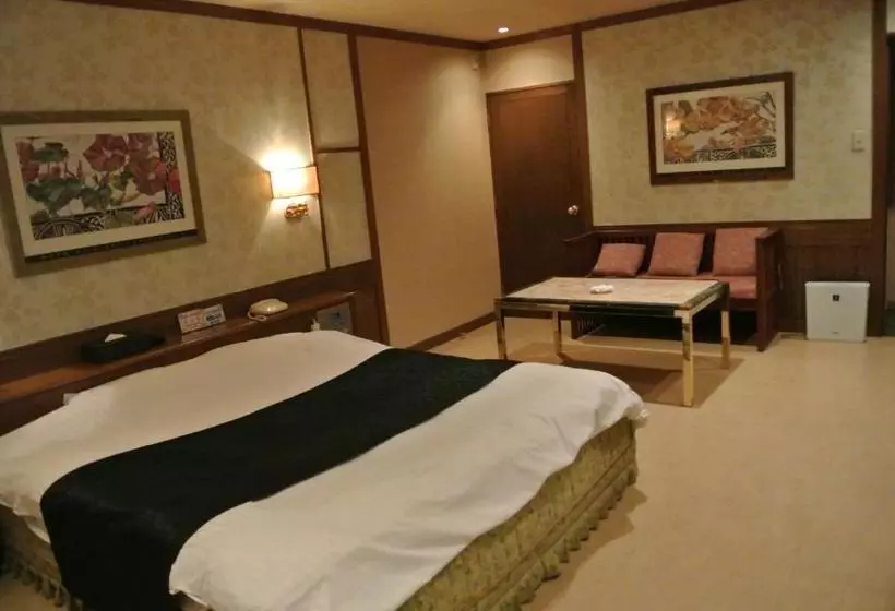 アンジェリーククロッシュ 男塾ホテルグループ