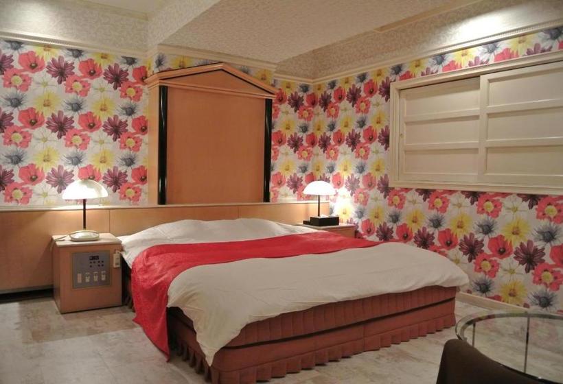 アンジェリーククロッシュ 男塾ホテルグループ