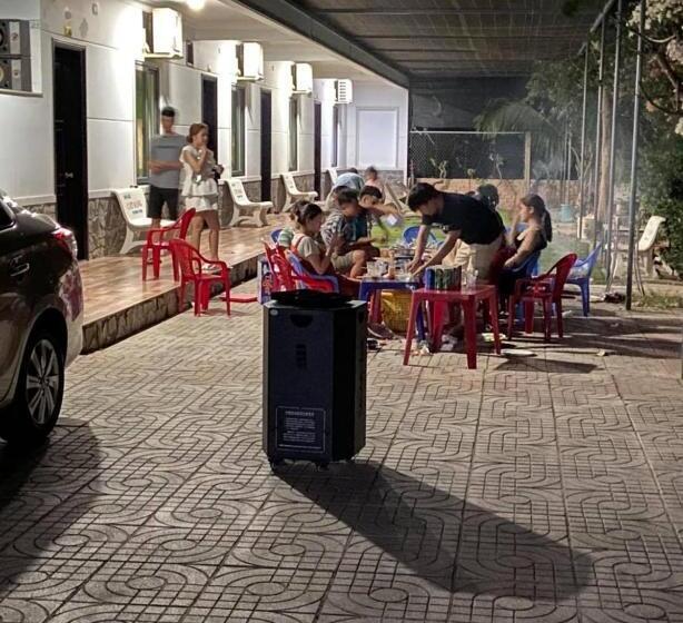 هتل Nhà Nghỉ Cát Đằng Hồ Tràm