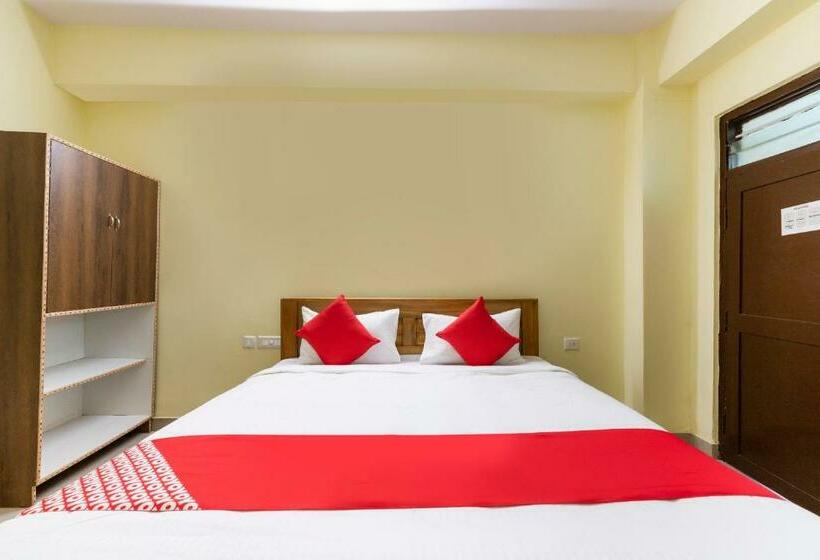 בית מלון כפרי Oyo 67991 Kalpataru Lodge