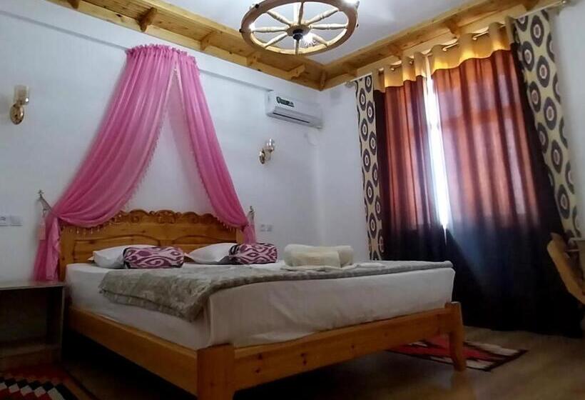 ペンション Nazira Boutique Hotel & Terrace