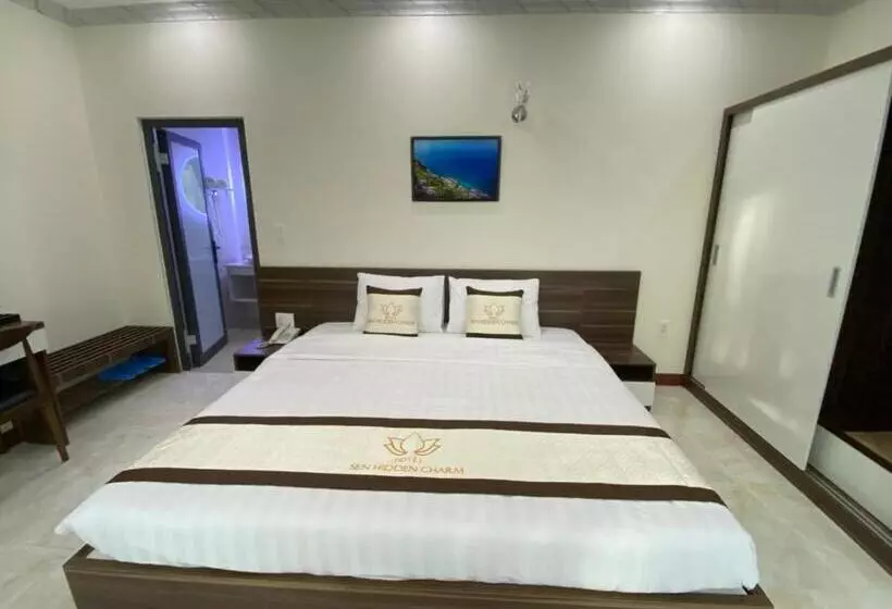 Sen Hidden Charm