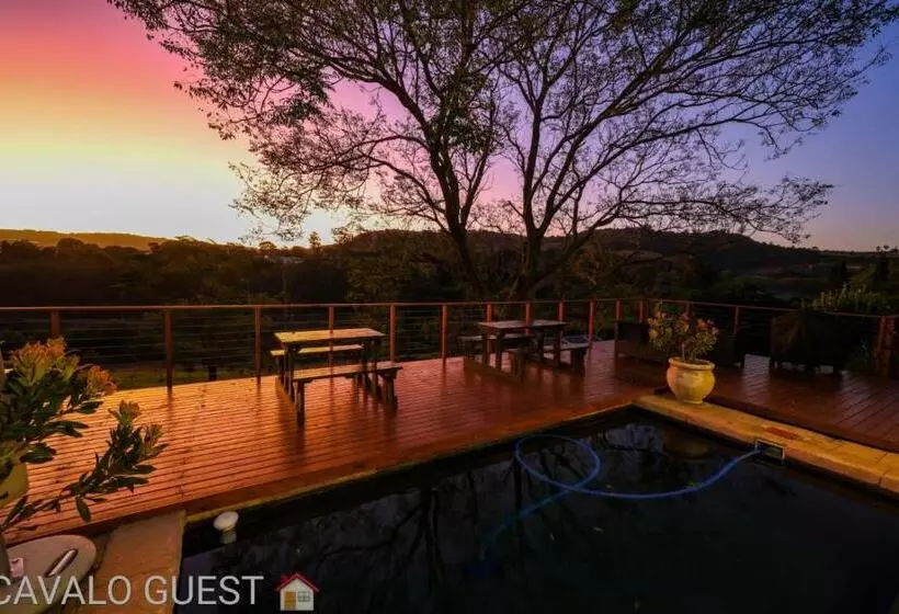 Aamiaismajoitus (B&B) Cavalo Guesthouse & Equestrian Estate