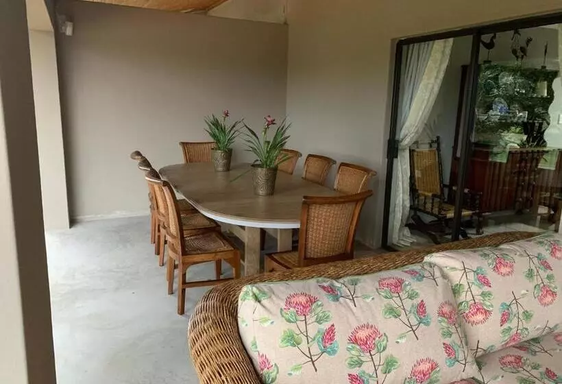 Aamiaismajoitus (B&B) Cavalo Guesthouse & Equestrian Estate