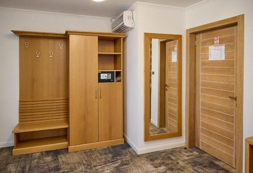 בית מלון כפרי Eden