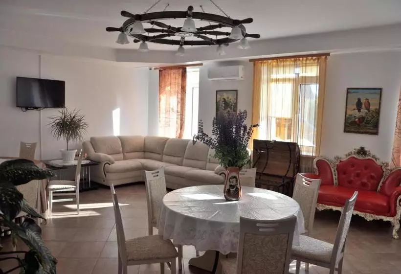 Hotelli Parusa Maklaia