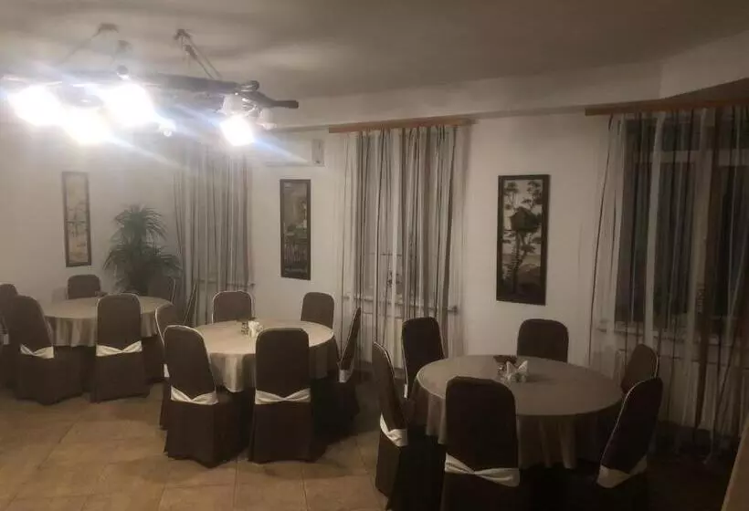 Hotelli Parusa Maklaia