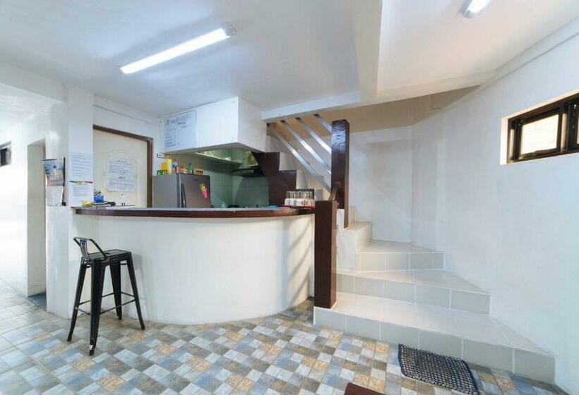 Hotel Reddoorz At San Antonio Binan Laguna