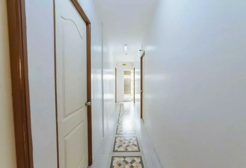 Hotelli Reddoorz At San Antonio Binan Laguna