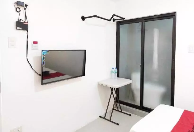 Hotelli Reddoorz At San Antonio Binan Laguna