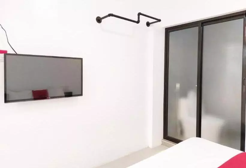 Hotelli Reddoorz At San Antonio Binan Laguna