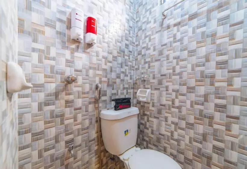 Hotelli Reddoorz At San Antonio Binan Laguna