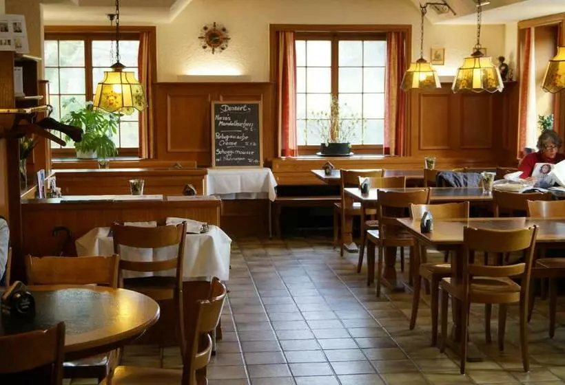 Hotelli Restaurant Kreuz