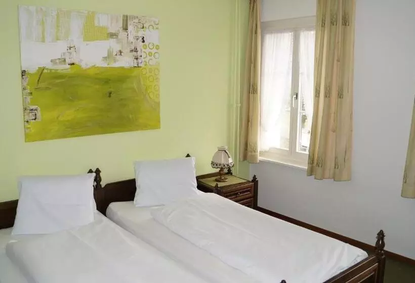 Hotelli Restaurant Kreuz