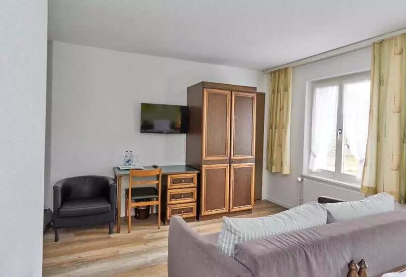 Hotelli Restaurant Kreuz