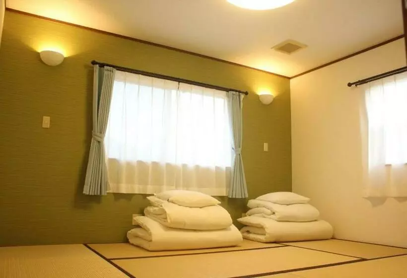 Majatalo Fukunae House   Hostel