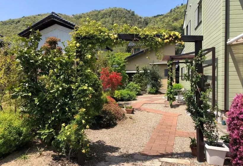 Majatalo Fukunae House   Hostel