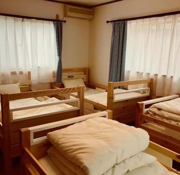 Majatalo Fukunae House   Hostel