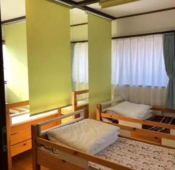 Majatalo Fukunae House   Hostel