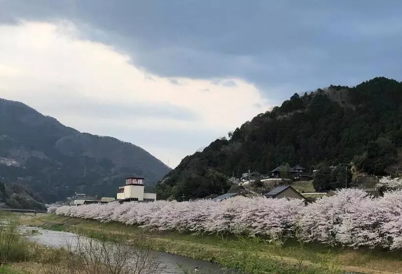 Majatalo Fukunae House   Hostel