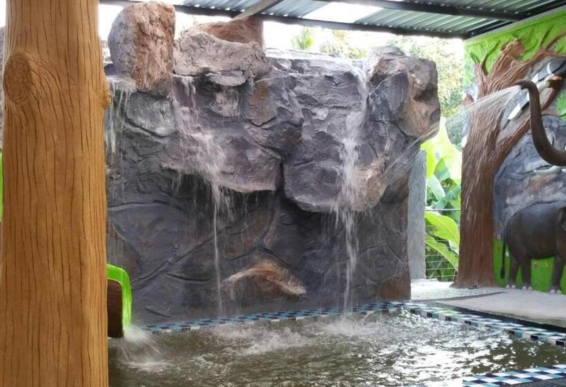 אתר נופש Baan Sang Chan 3