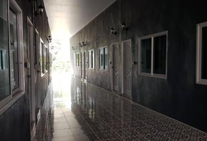 אתר נופש Baan Sang Chan 3