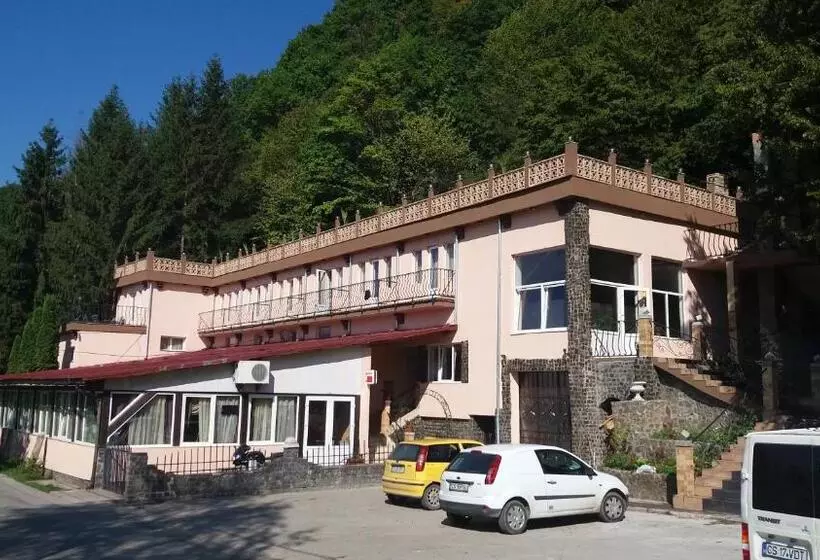 Lomakeskus Complex Turistic Gura Jgheabului