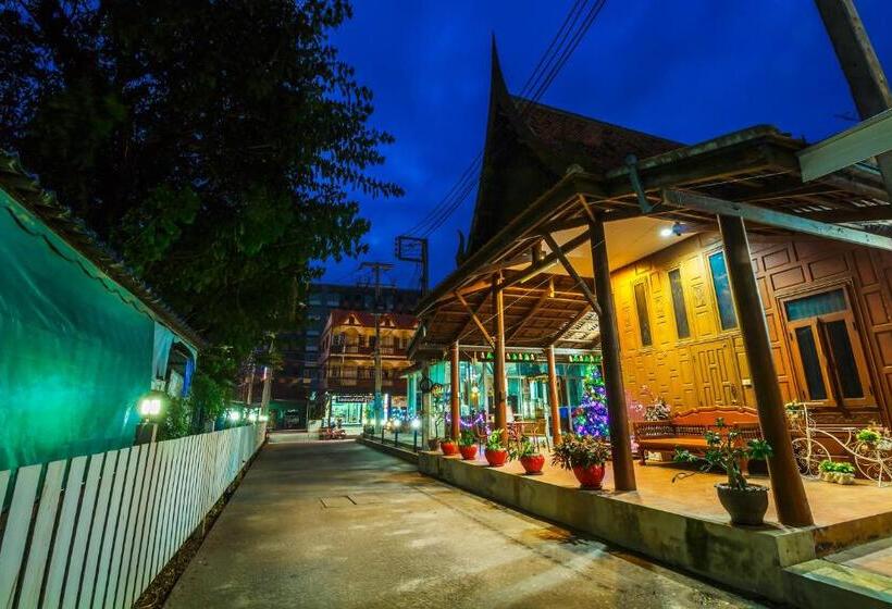 הוסטל Tonwai Modern Place