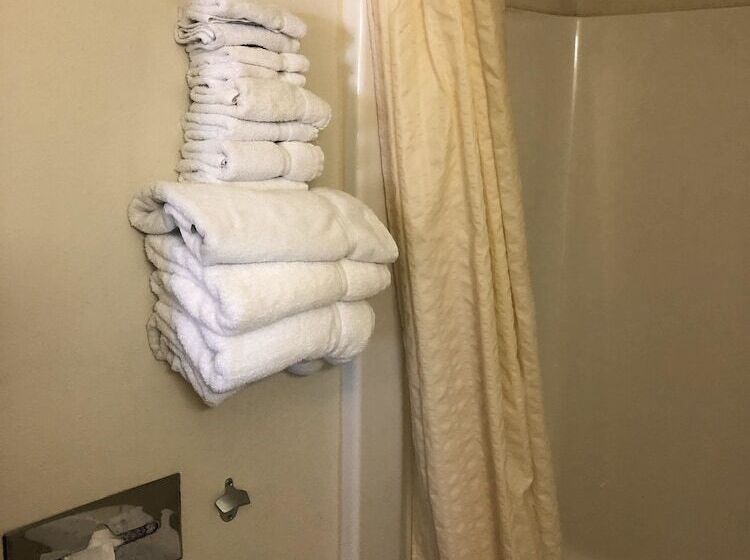 Exxon Quik Stop & Motel