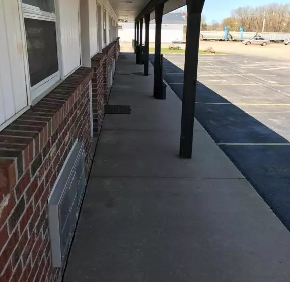 Exxon Quik Stop & Motel