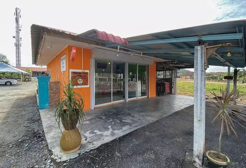 ホテル Capital O 90168 Serambi Pelangi Chalet