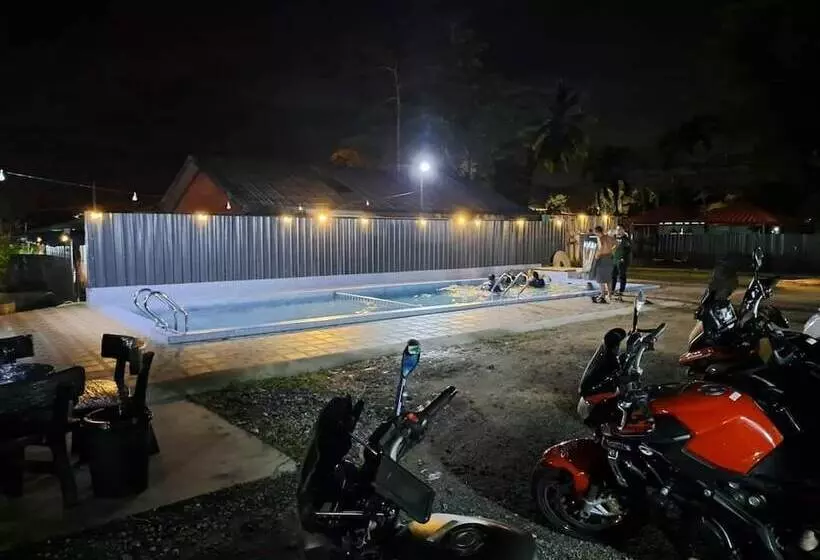 ホテル Capital O 90168 Serambi Pelangi Chalet