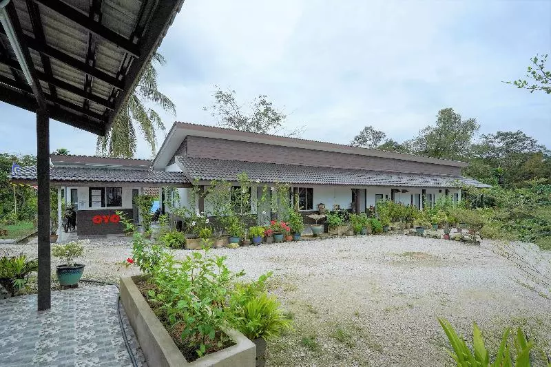 ホテル Capital O 90168 Serambi Pelangi Chalet