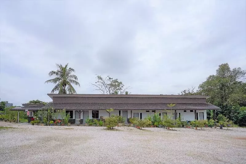 ホテル Capital O 90168 Serambi Pelangi Chalet