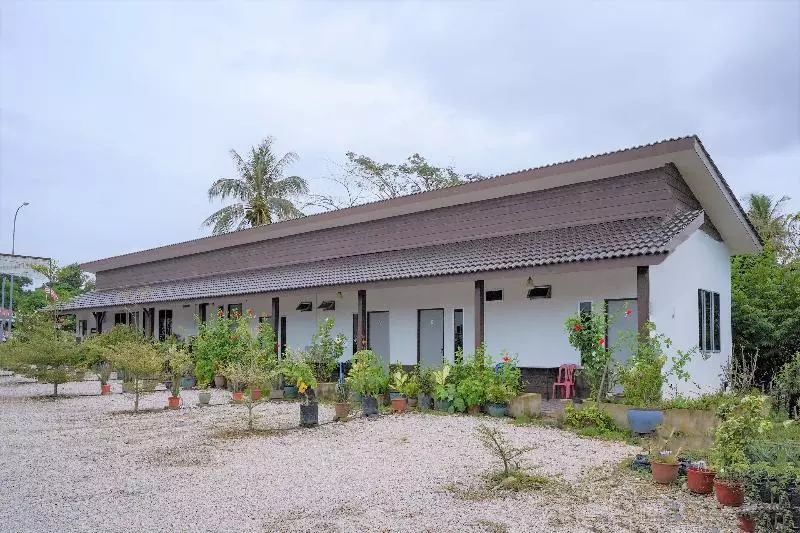 ホテル Capital O 90168 Serambi Pelangi Chalet