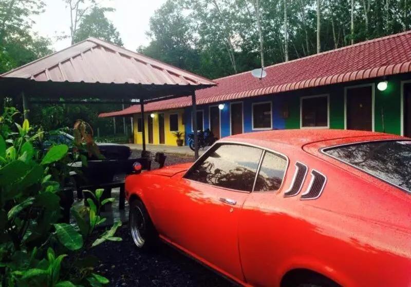 ホテル Capital O 90168 Serambi Pelangi Chalet