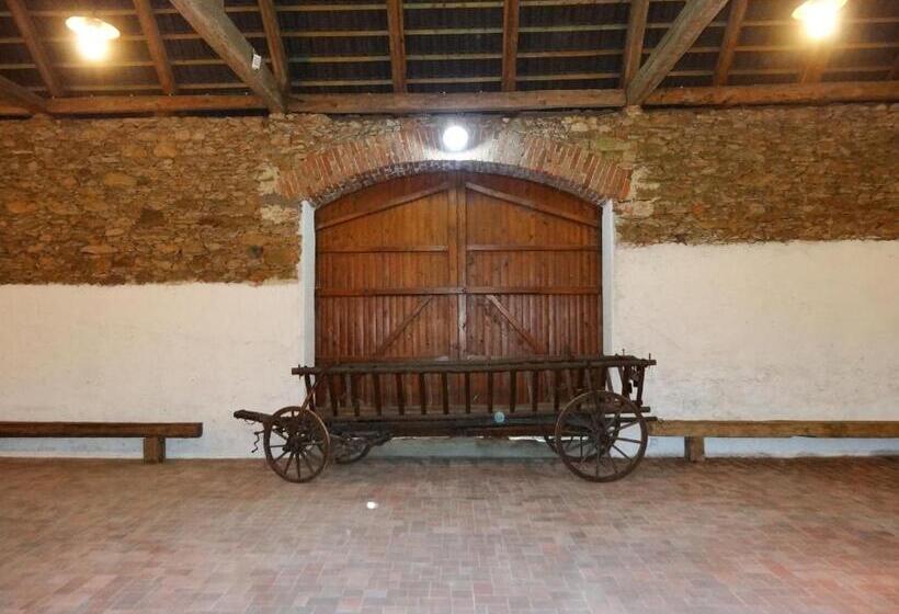 בית מלון כפרי Castle Mlýn Maděrovka