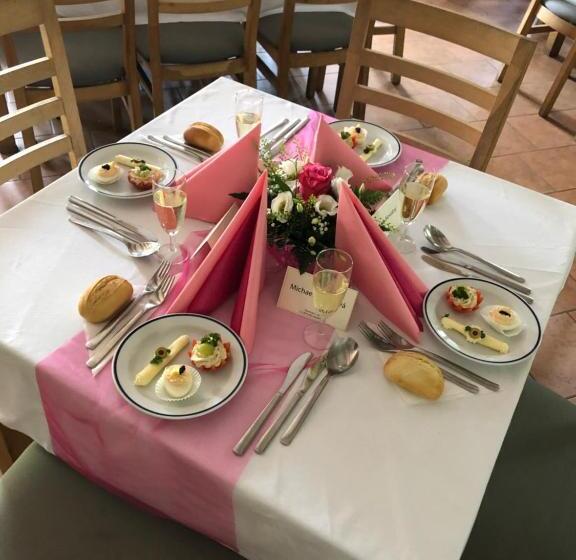 בית מלון כפרי Castle Mlýn Maděrovka