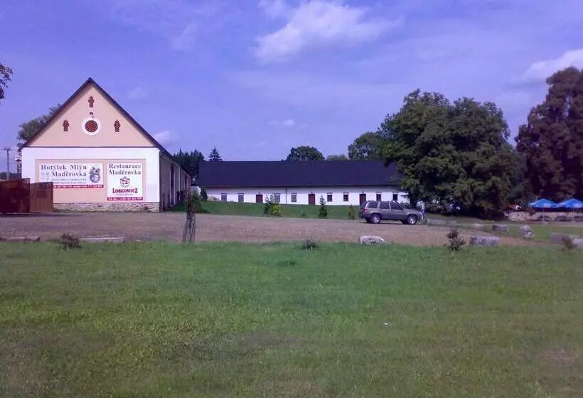 ホテル Castle Mlýn Maděrovka