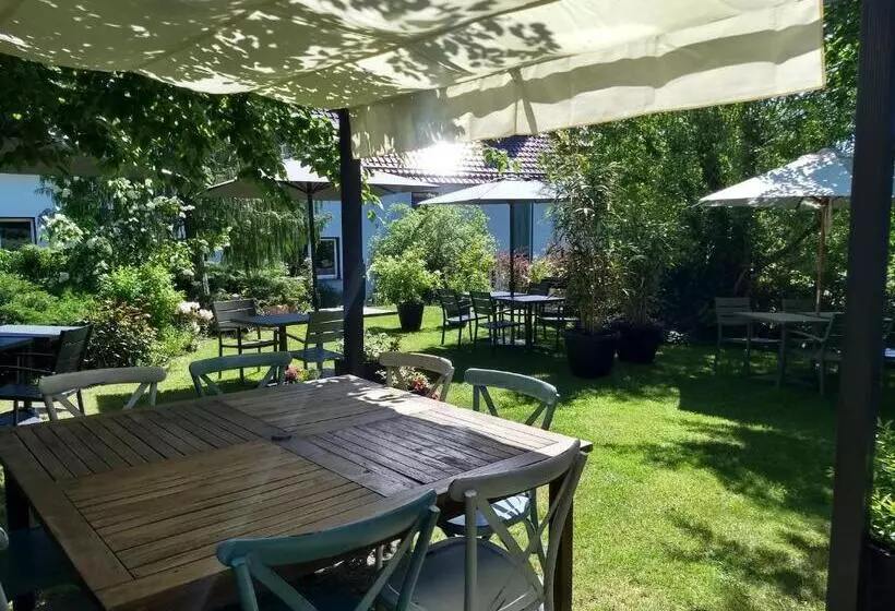 Hotelli Das Gartenhaus