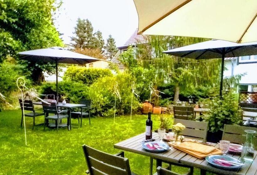 Отель Das Gartenhaus