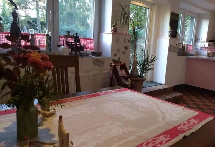 Hotelli Das Gartenhaus