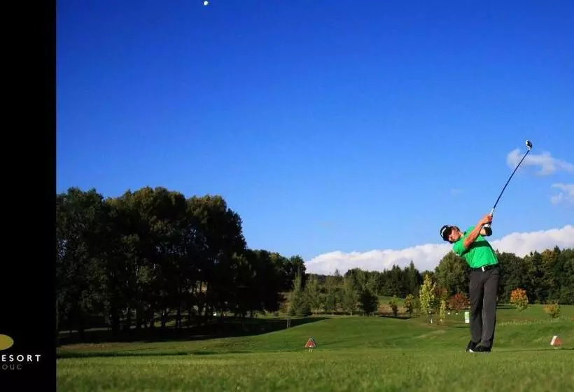 هتل Golf Resort Olomouc