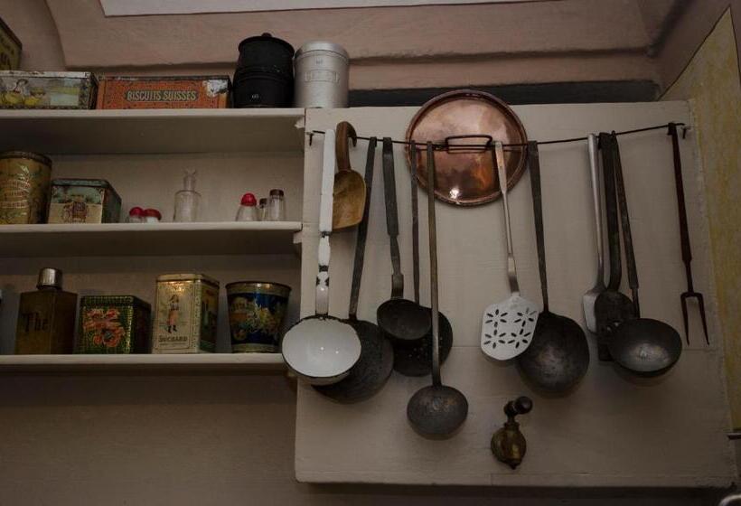 ホテル Palazzo Gamboni Swiss Historic