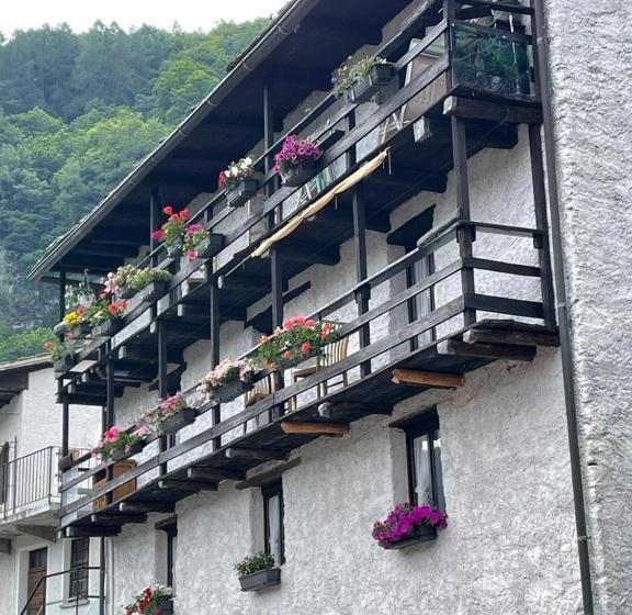 ホテル Palazzo Gamboni Swiss Historic